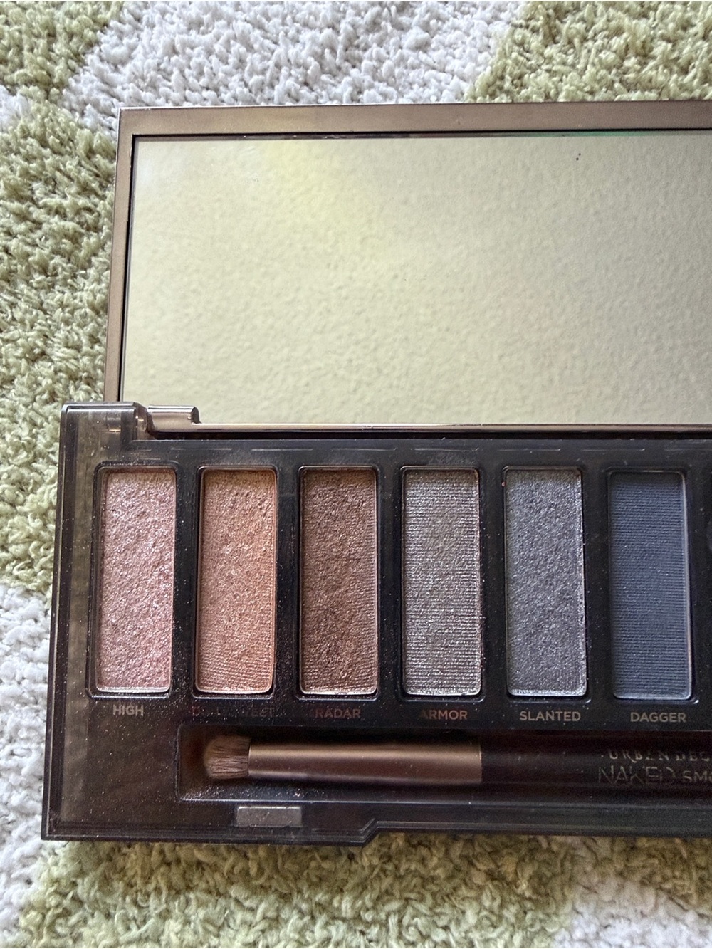 Urban Decay Naked Smoky Eyeshadow Palette - Smoky Taupe & Neutral Brown Tones - Picture 3 of 5